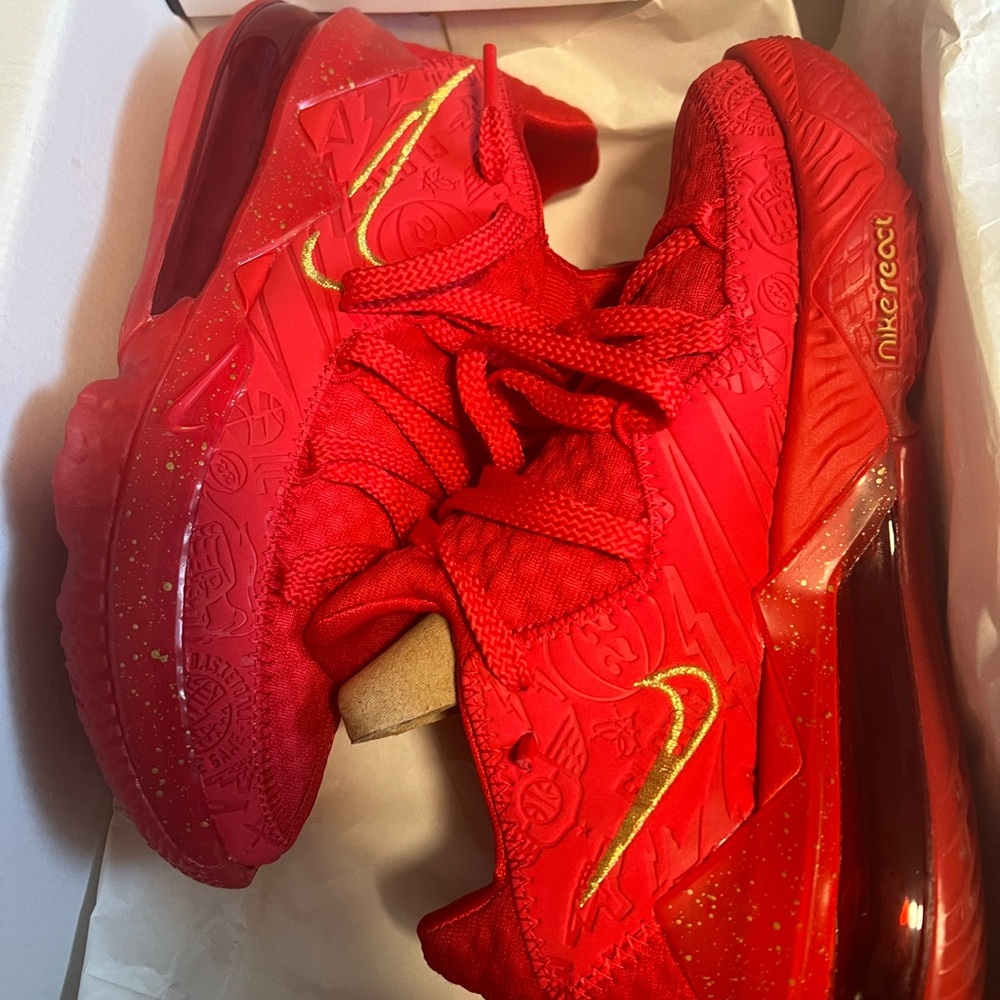 LeBron XVII Low PH